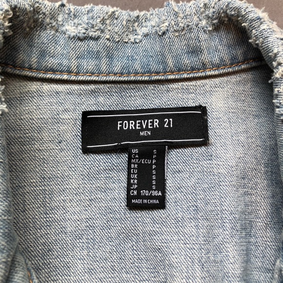 Forever 21 oversized jean jacket - Picture 3 of 4